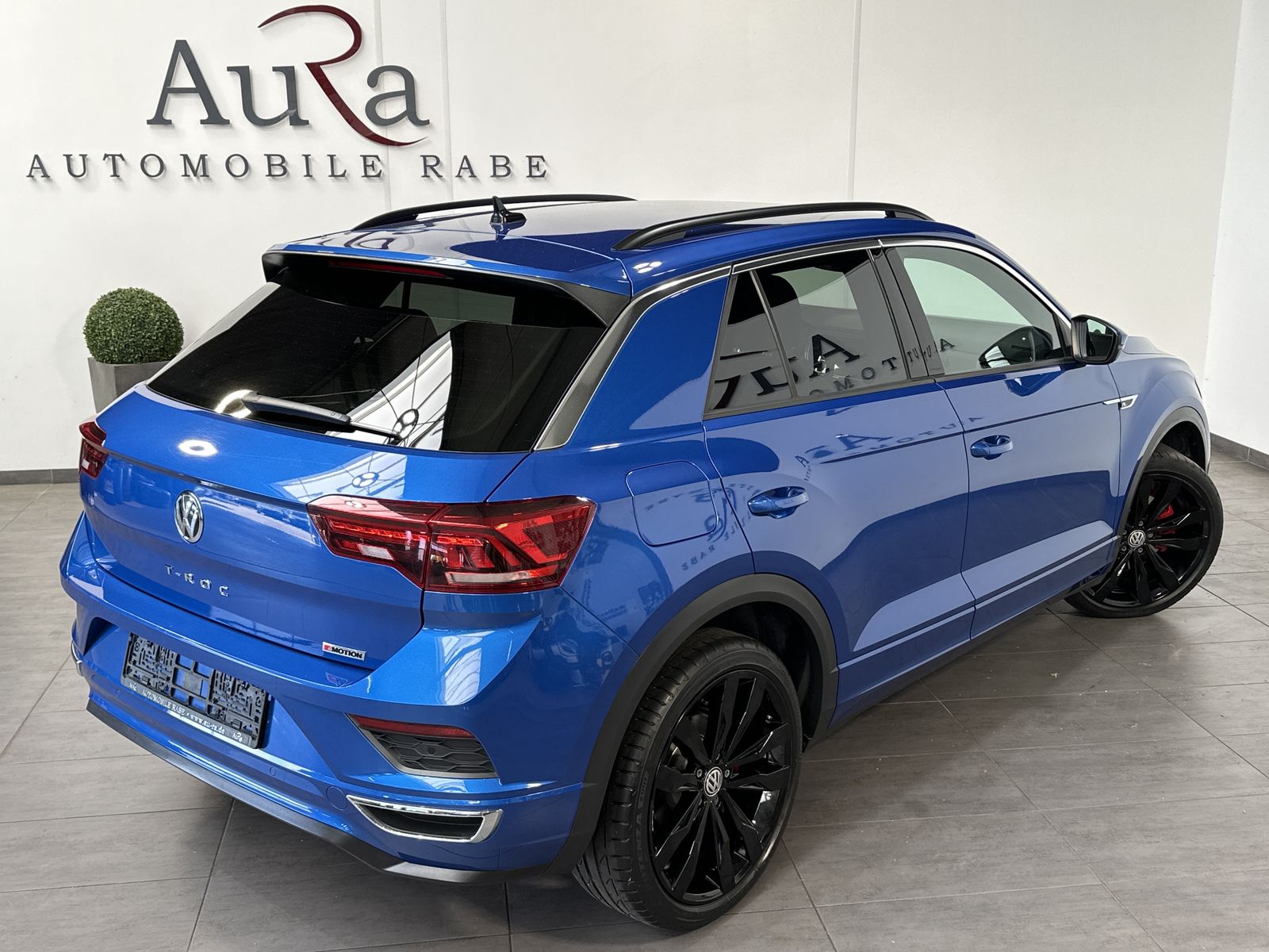 Fahrzeugabbildung Volkswagen T-Roc 2.0 TSI DSG 4M R-Line NAV+LED+ACC+AHK+AID