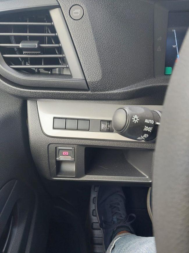Peugeot Expert L2 (kurz) 8-Sitze Navi AHK Klimaautomatik