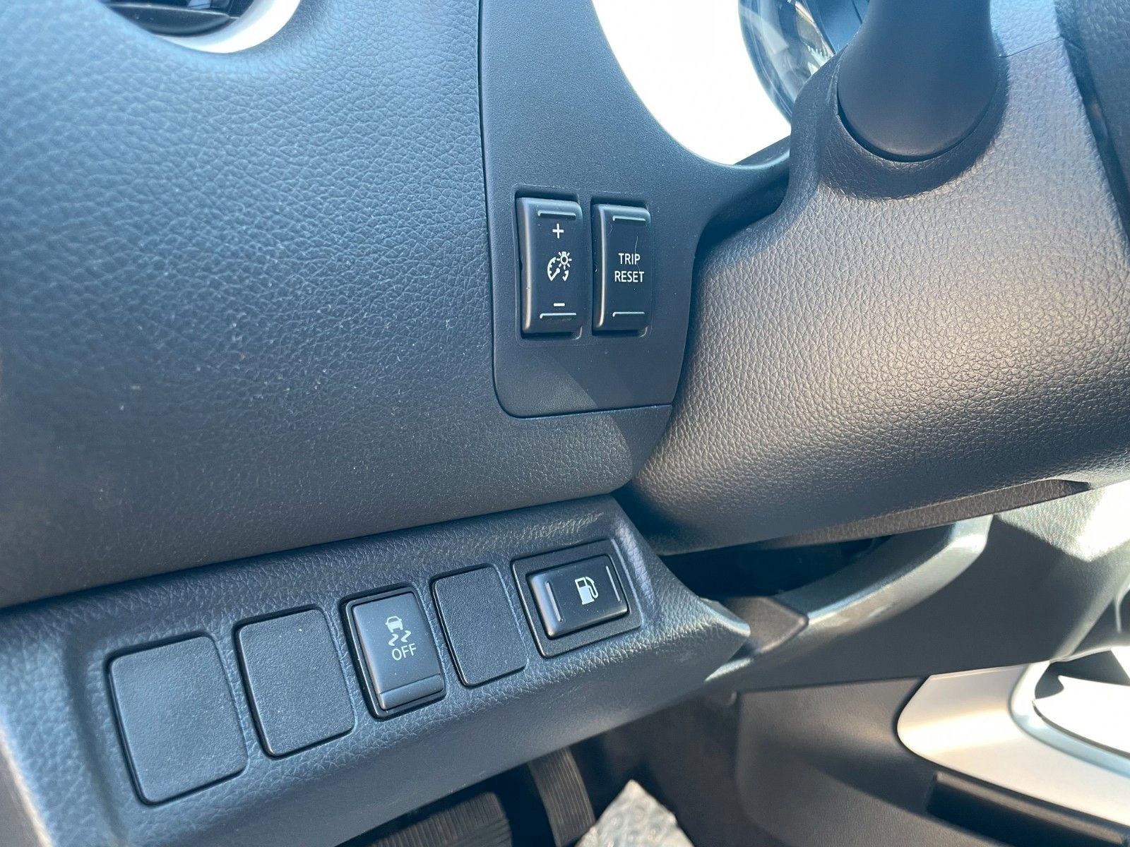 Fahrzeugabbildung Nissan Navara NP300 N-Guard Double Cab 4x4