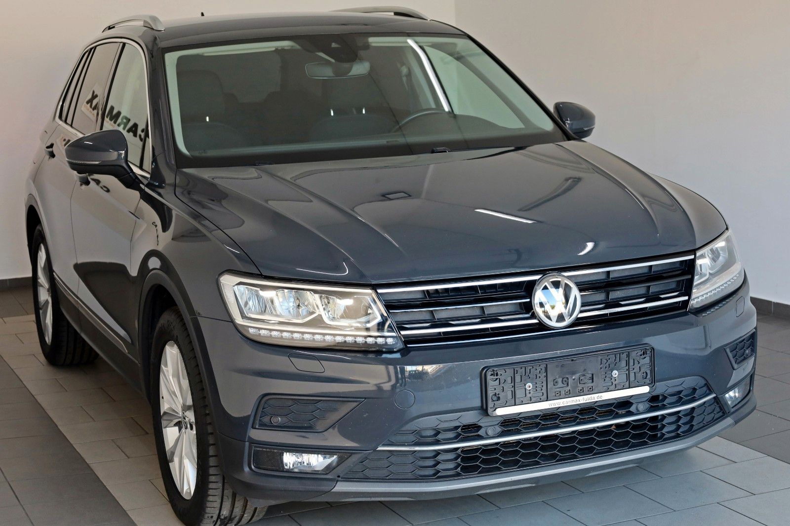 Fahrzeugabbildung Volkswagen Tiguan Highline Alcantara,Navi,LED,ACC,SH,PDC
