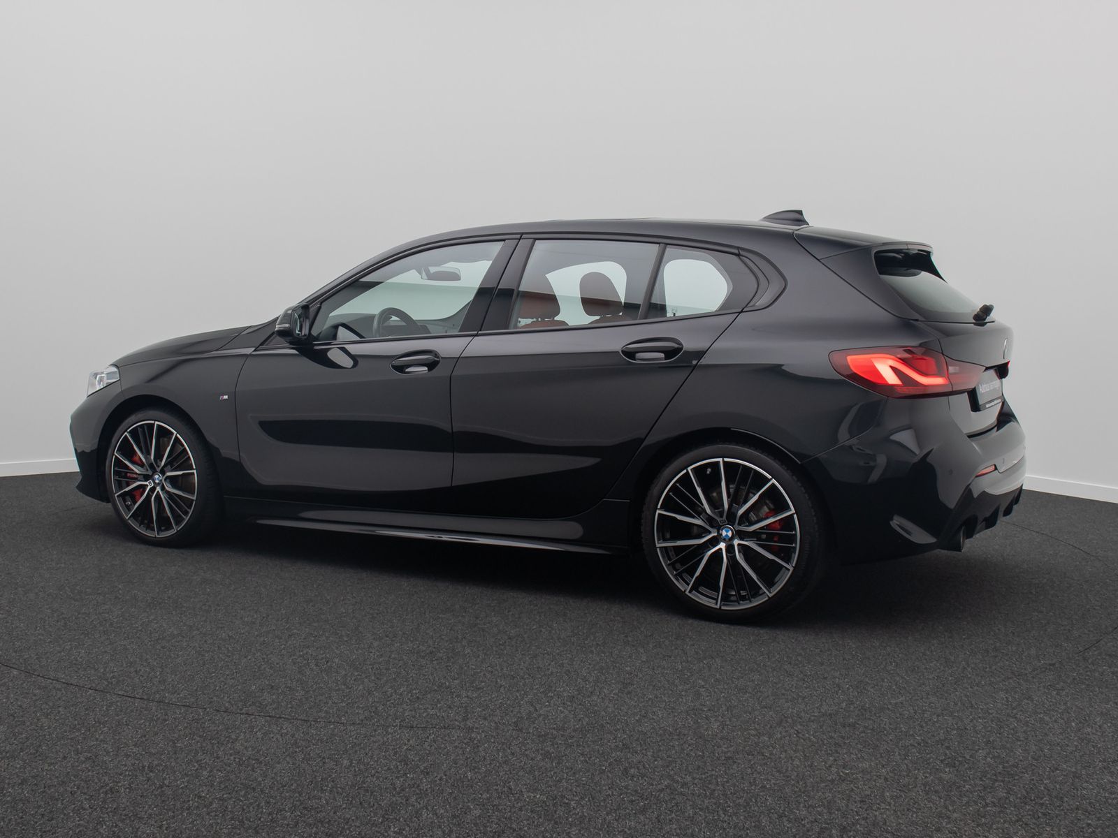 Fahrzeugabbildung BMW 120i M Sport Komfort DAB HiFi Panorama Leder 19"
