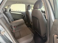 AUDI A4 Ambiente 1.HAND/AUTOMATIK/NAVI/SHZ/XENON/TRAU