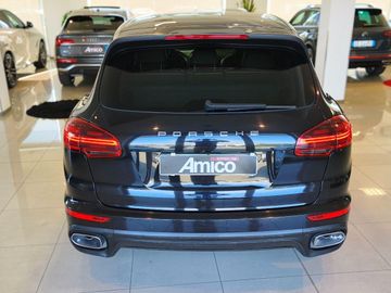 Porsche Cayenne - 7