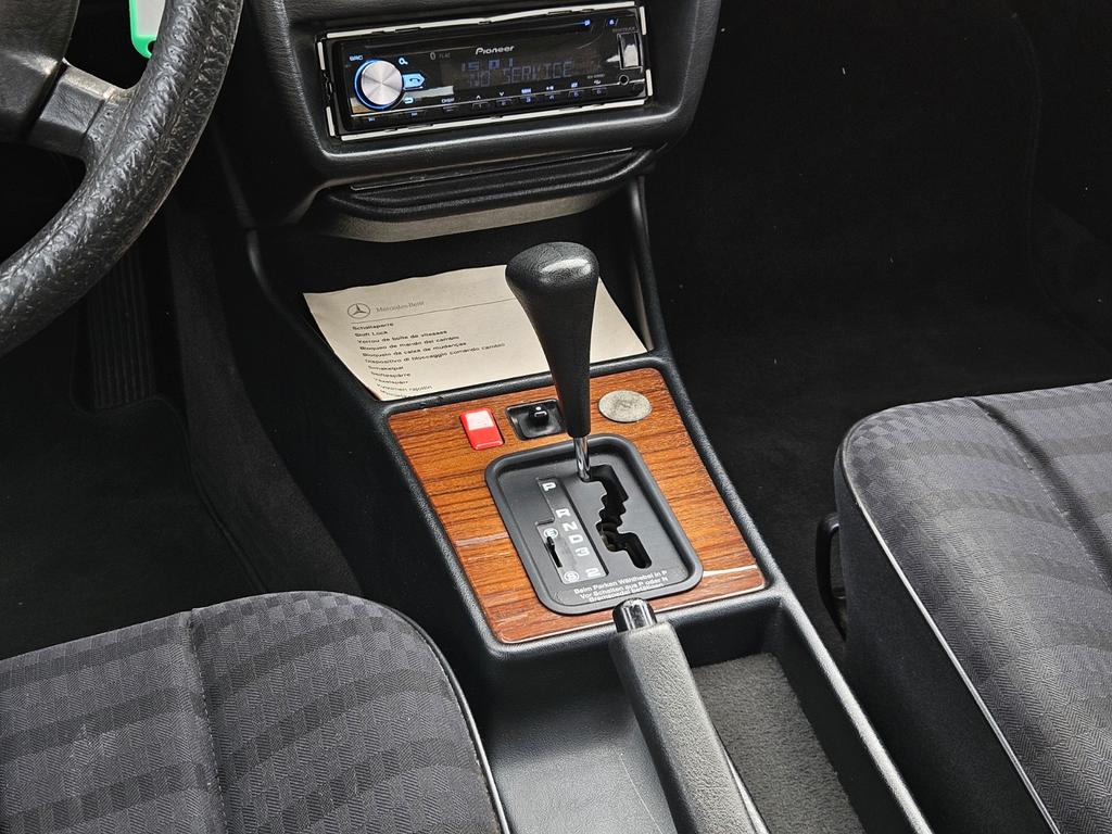 Mercedes-Benz 190