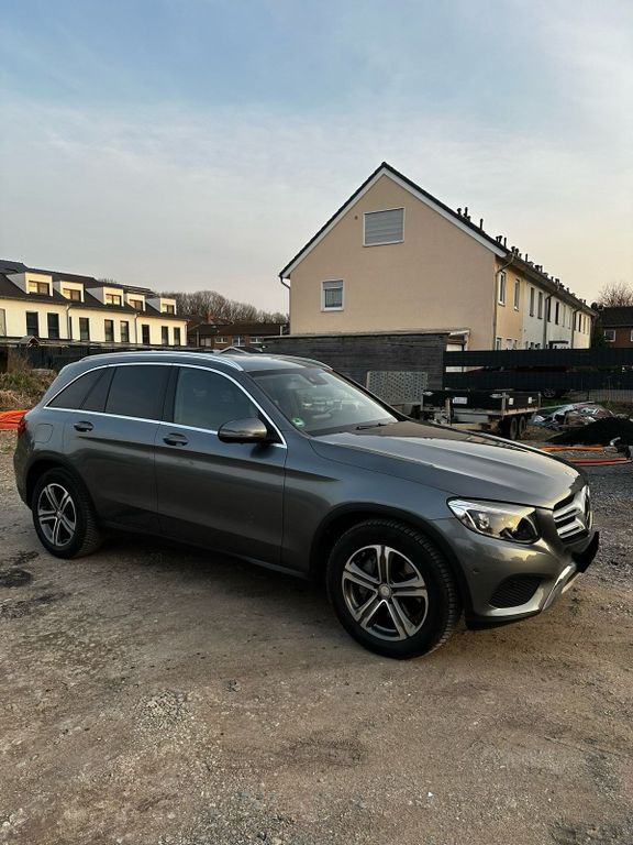 Image of Mercedes-Benz GLC 250