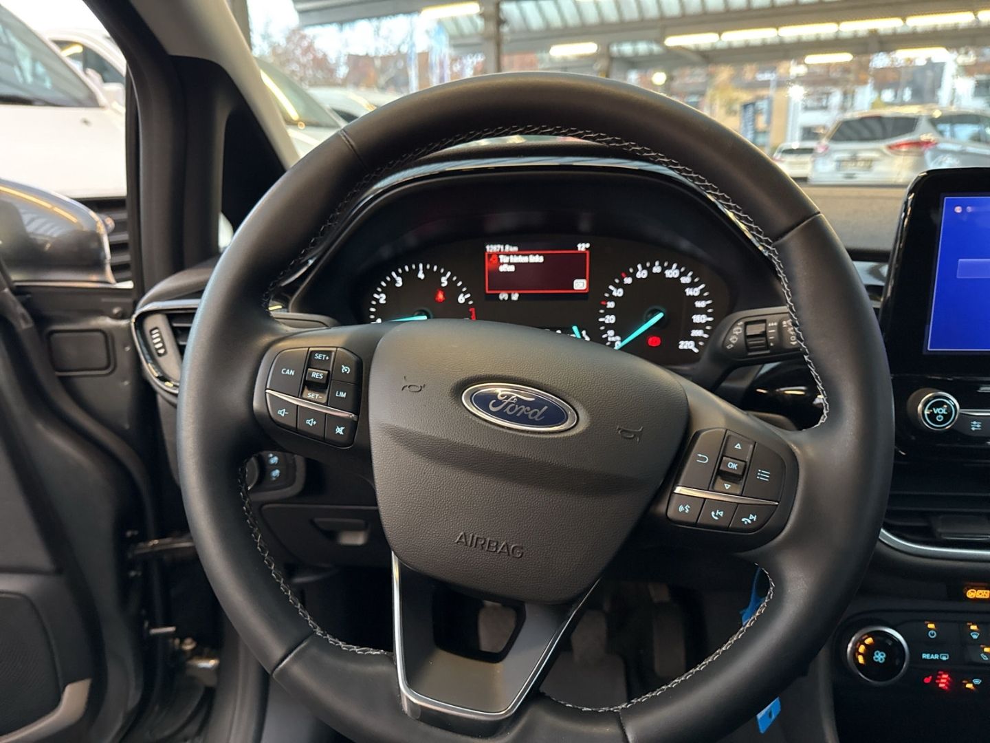 Fahrzeugabbildung Ford Fiesta Cool & Connect Navi PPS Kamera Winterpake