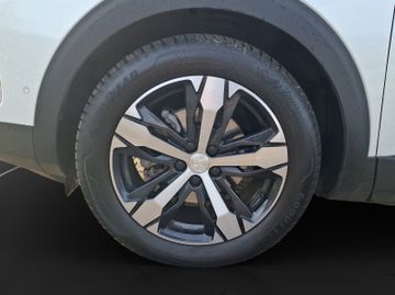 Peugeot 3008 GT 1.5 BlueHDi 130 Kam.+KeyLess+LED+Navi+SD