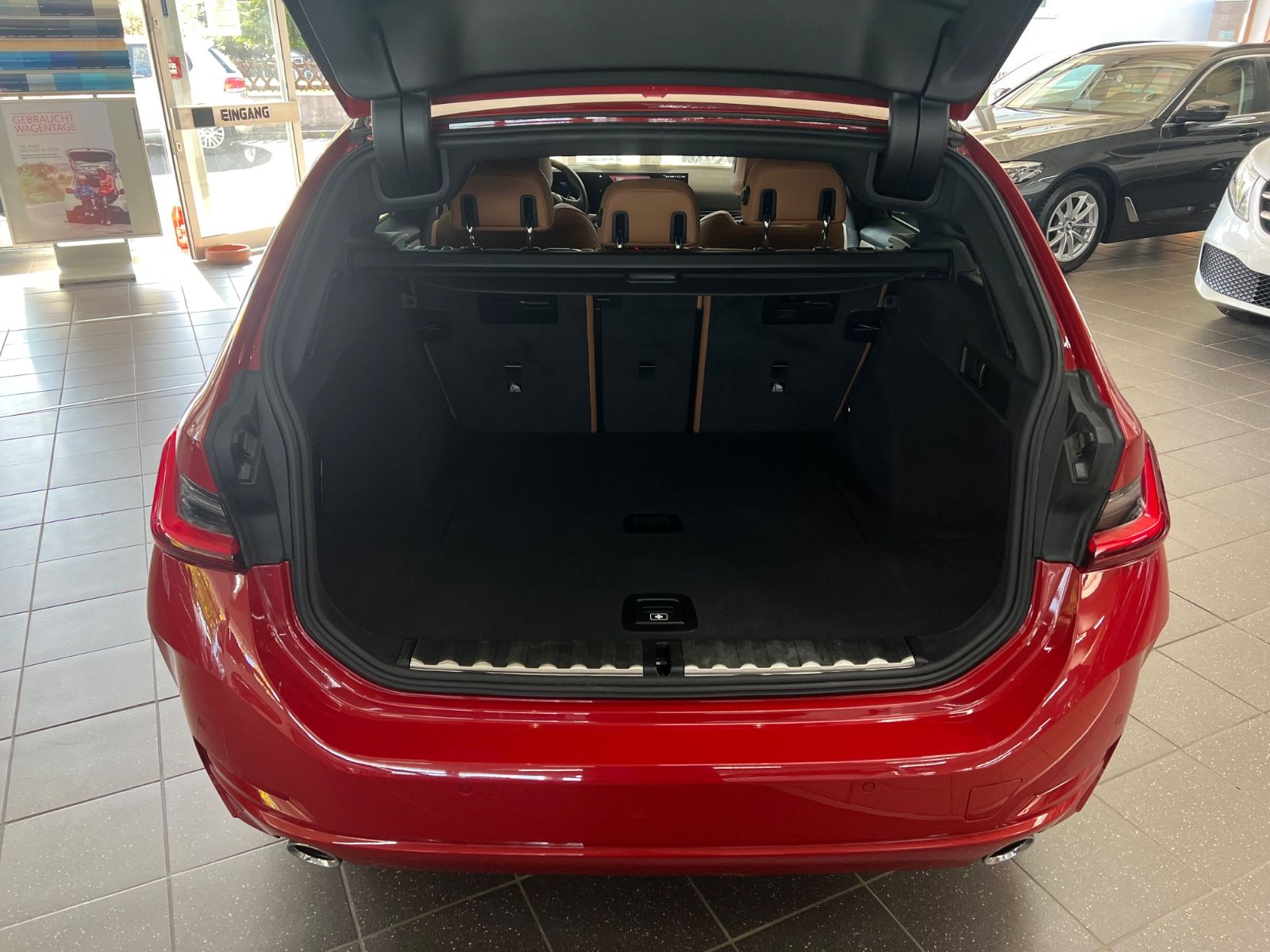 BMW 318 d Touring LED+Sensatec+Harman-Kardon+DA uvm. foto 11