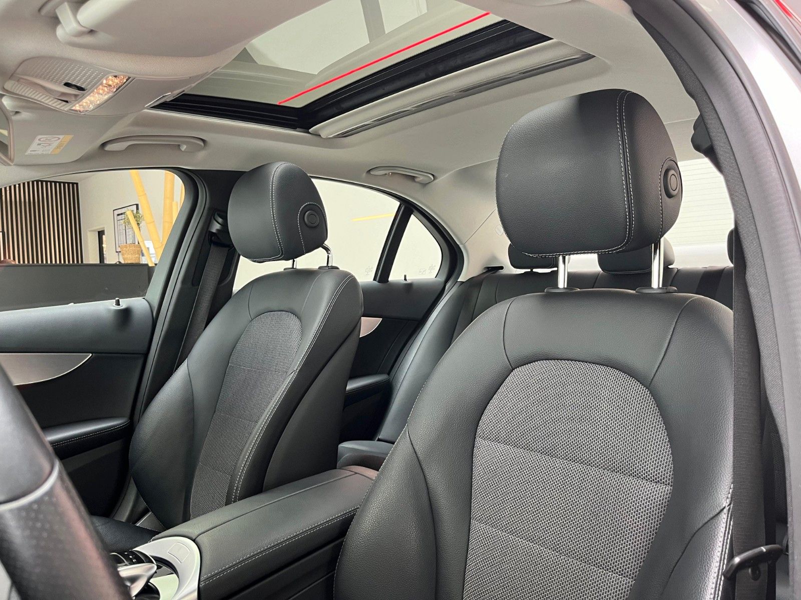Fahrzeugabbildung Mercedes-Benz C 180 CGI Avantgarde*Schiebedach*LED*Navi*PDC*