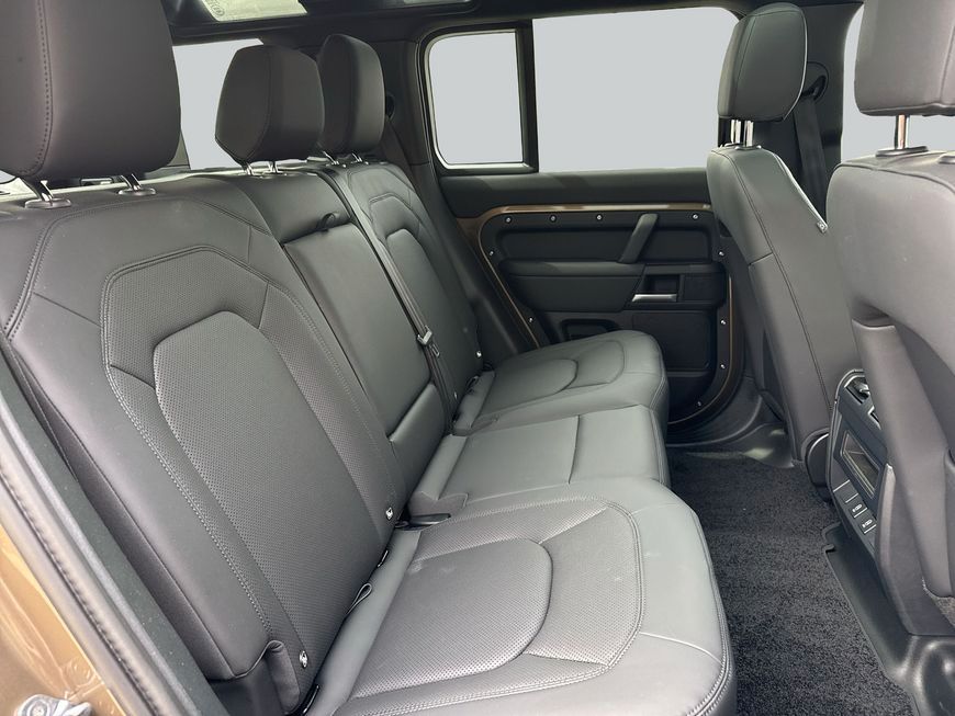 Land Rover Defender 110 D250 X-Dynamic SE foto 5