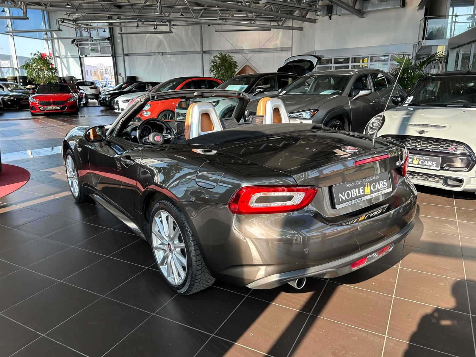 Fahrzeugabbildung Fiat 124 Spider Lusso BOSE RFK KLIMA NAVI SHZ