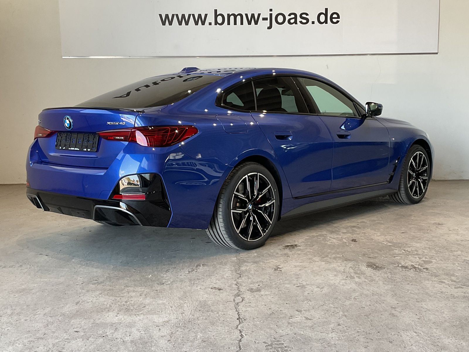 Fahrzeugabbildung BMW i4 xDrive40 *AHK *Glasdach *M Sportpaket pro