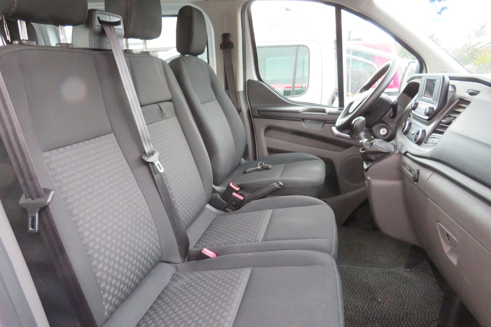 Fahrzeugabbildung Ford Transit Custom Kombi 320 L2 Trend
