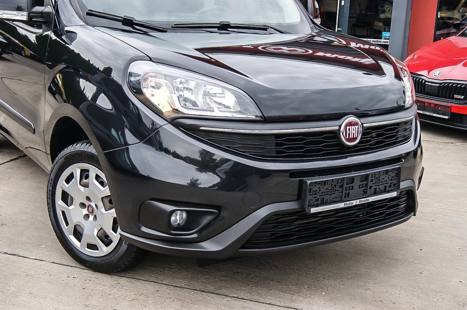 Fahrzeugabbildung Fiat Doblo 1.4i SX Kombi Klima 5-Sitze 2xSchiebetüren