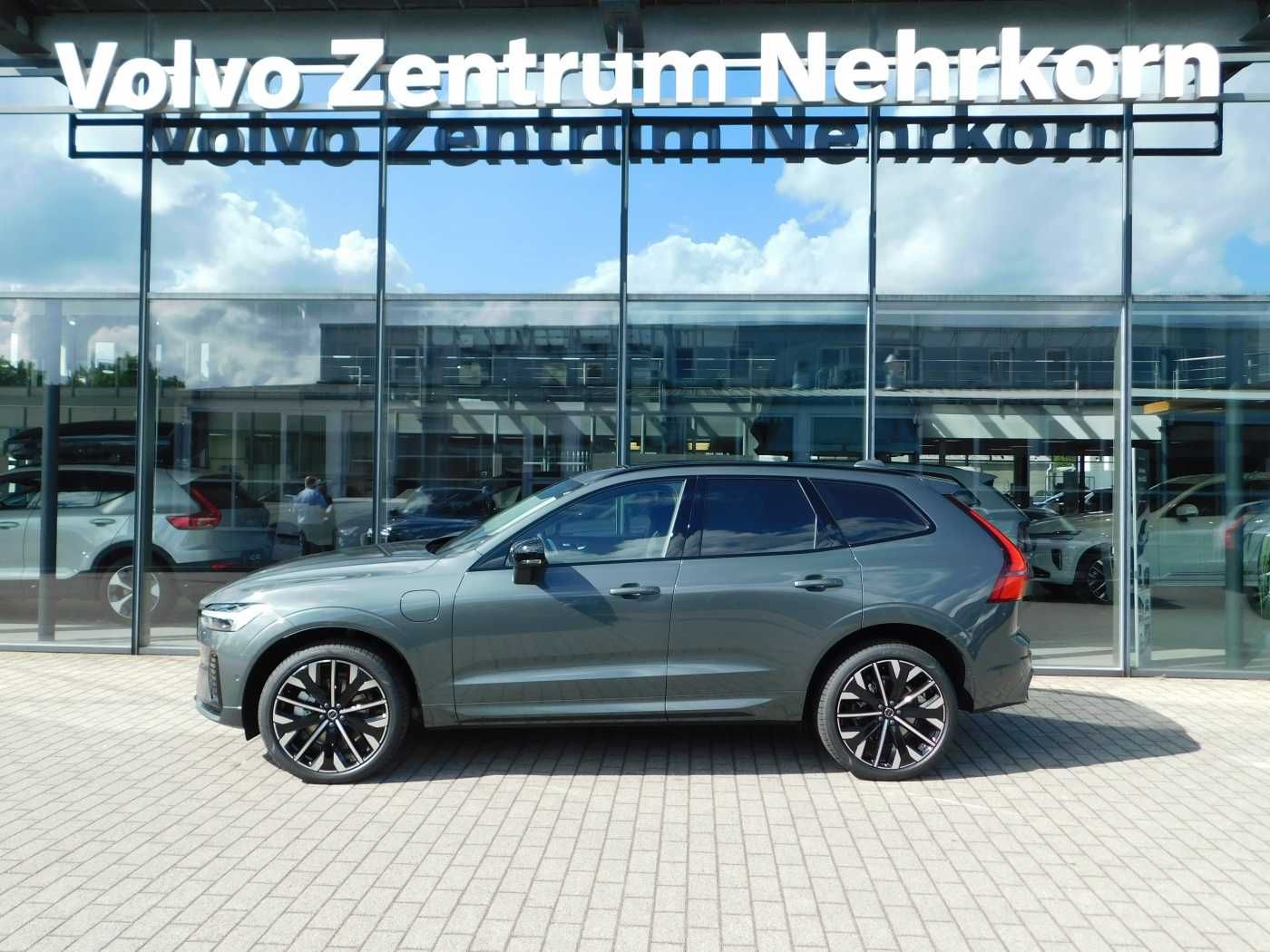 Fahrzeugabbildung Volvo XC60 Plug-In-Hybrid T8 AWD Plug-in Hybrid Ultra