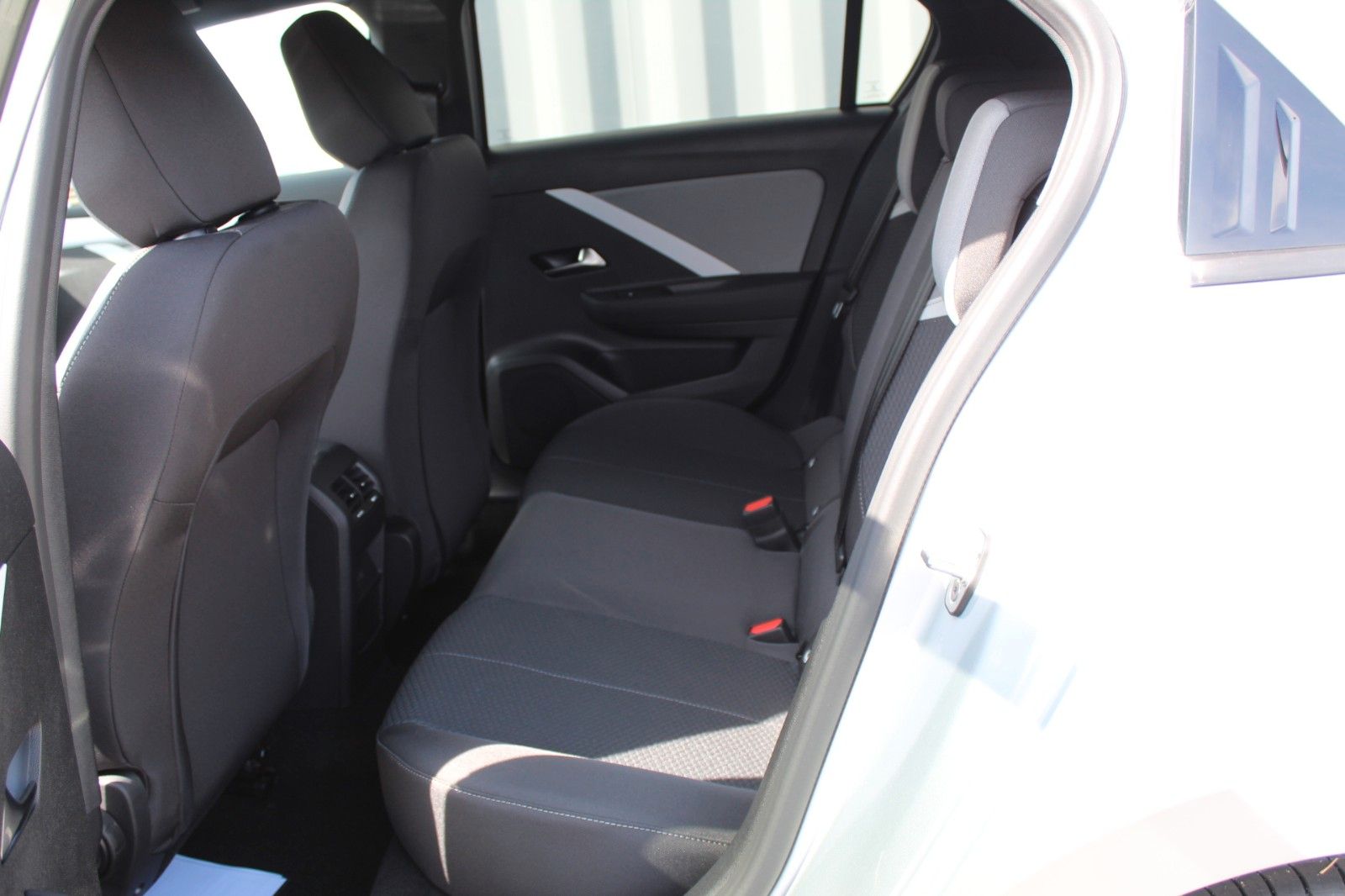 Fahrzeugabbildung Opel Astra L Lim*Edition*RFK*Klima*PDC*SHZ*LED