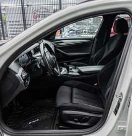 Fahrzeugabbildung BMW Touring 520d M-Sportpaket|HEADUP|HARMAN|AHK