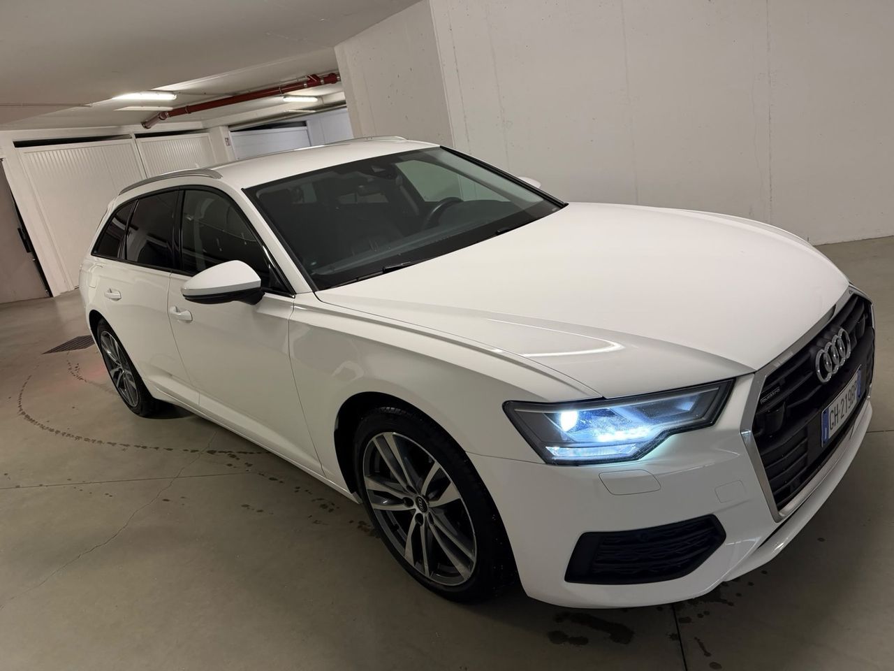 Audi A6 Avant 40 2.0 TDI S tronic Business imagem 2