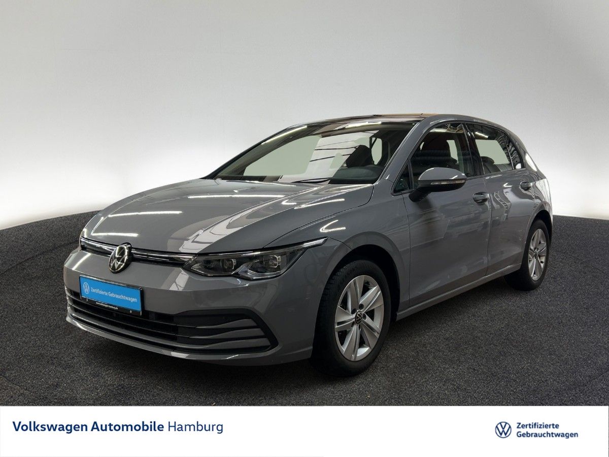 Volkswagen Golf VIII 1.5 TSI Life Panorama Matrix Rear View foto 1