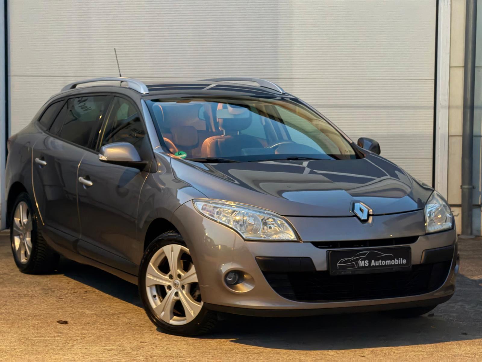 Renault Megane 2011 — interior