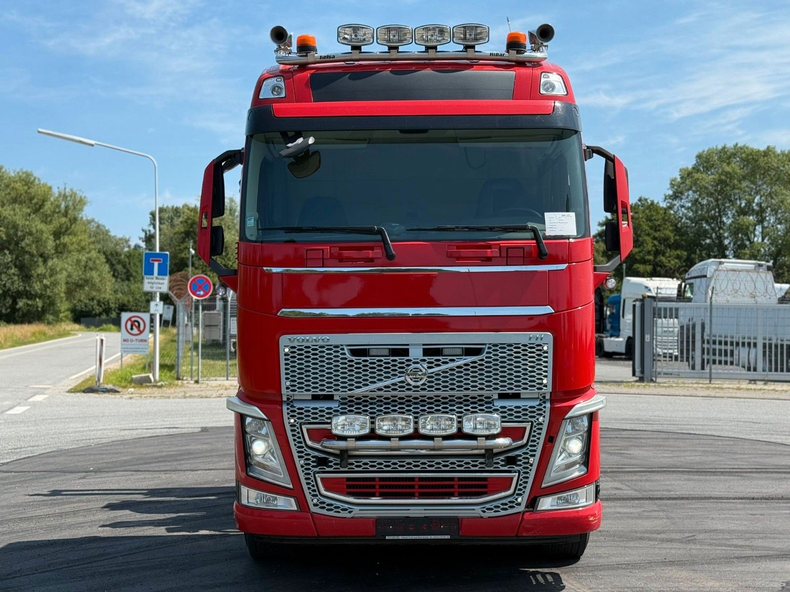 Fahrzeugabbildung Volvo FH 540 8x4 mit Palfinger Kran PK 78002F + Haken