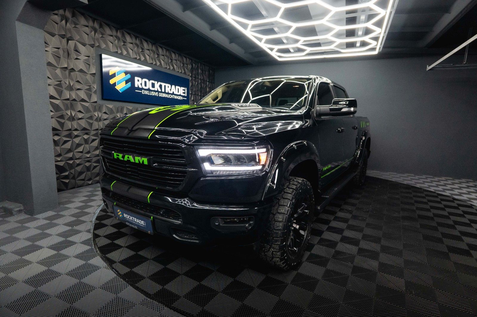 Fahrzeugabbildung Dodge RAM 5.7 V8 HEMI 4x4 LARAMIE Offroad Night LED