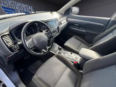 MITSUBISHI Outlander 4x4 KLIMA,NAVI,PDC,360CAM,SHZ,XENON,BT