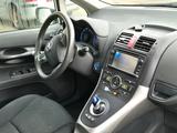 Toyota Auris Hybrid - Toyota Auris aus 2011 mit Benzin-Antrieb