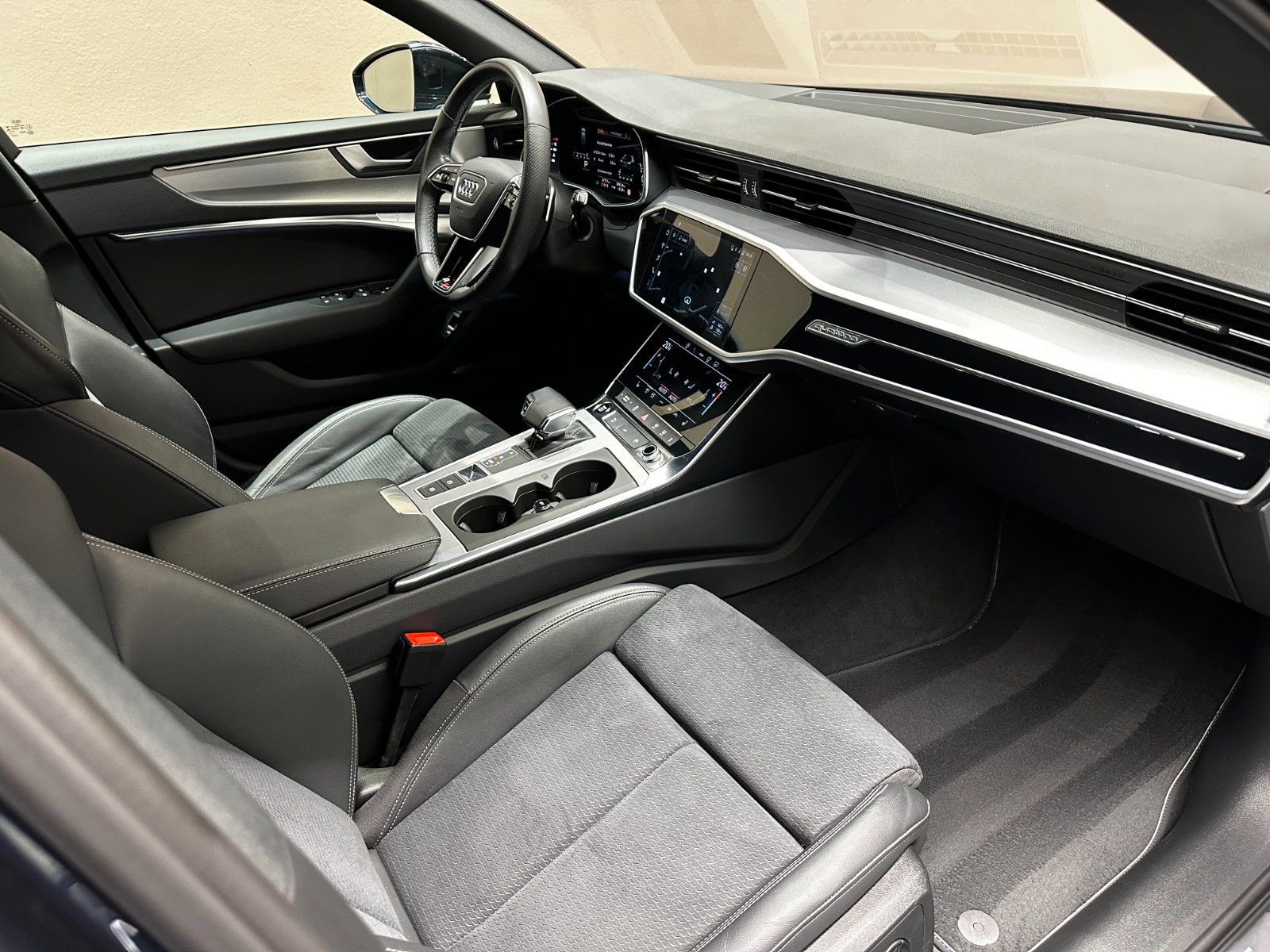 Audi A6 Avant 55 TFSI quattro S-Line 1.HD STHZ AHK foto 23