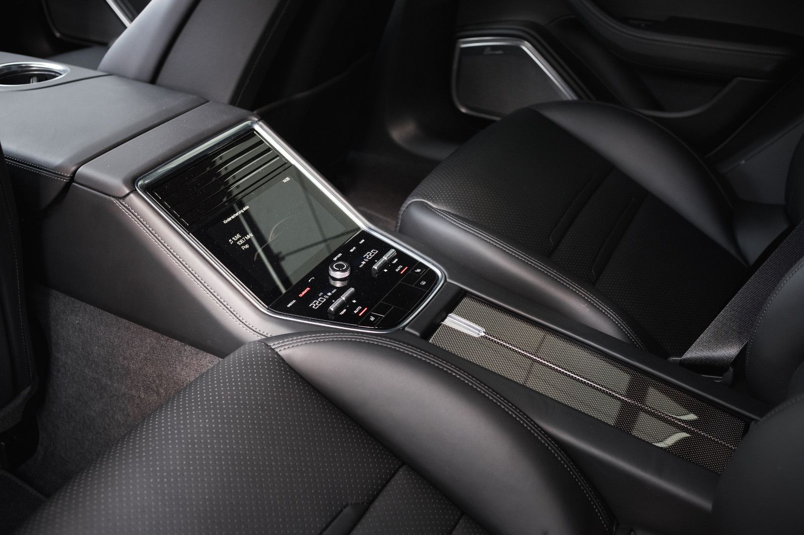 Fahrzeugabbildung Porsche Panamera Turbo HA-Lenk.-18W-Sitze-Burm.-LED-360´