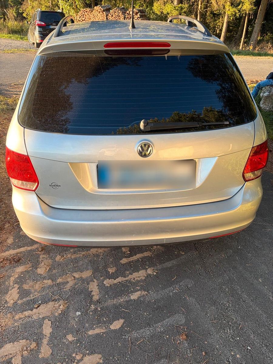 Volkswagen Golf 2008 — rear view