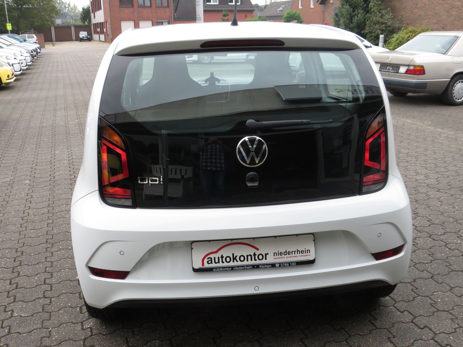 Fahrzeugabbildung Volkswagen up! 4-T KAMERA GRA MAPS&MORE NOTBREMSASSIST. 1.H