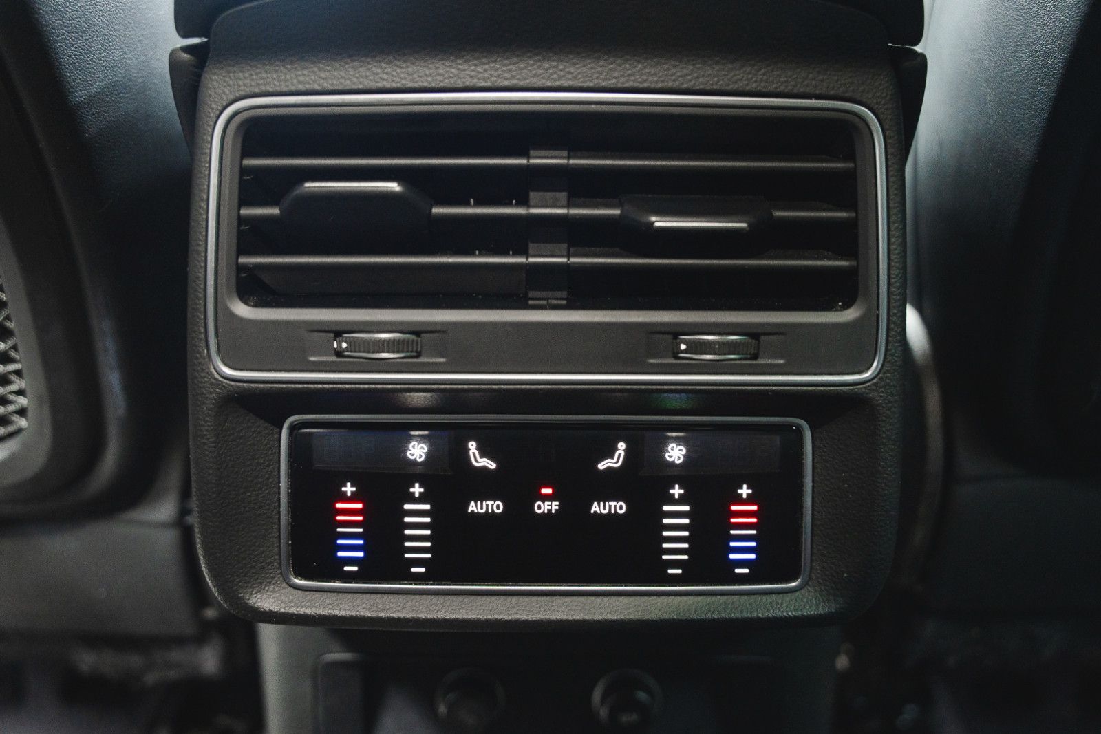 Fahrzeugabbildung Audi Q7 45 TDI quattro S line*Matrix*B&O*HUD*7-Sitz