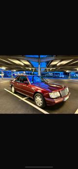 Mercedes-Benz Mercedes 220CE Automatik, Leder, Schiebedach - Mercedes-Benz 220 mit Benzin-Antrieb: Coupé