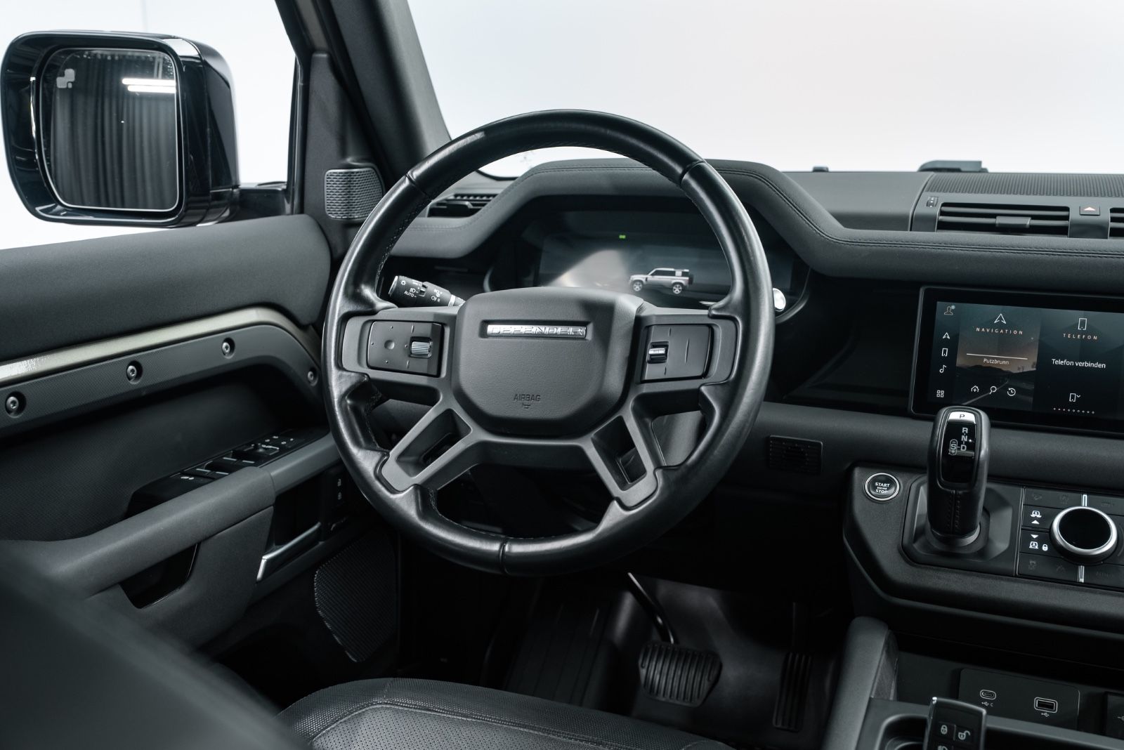 Fahrzeugabbildung Land Rover Defender 110 X-Dynamic SE EXPLORER/BLACK/PPF