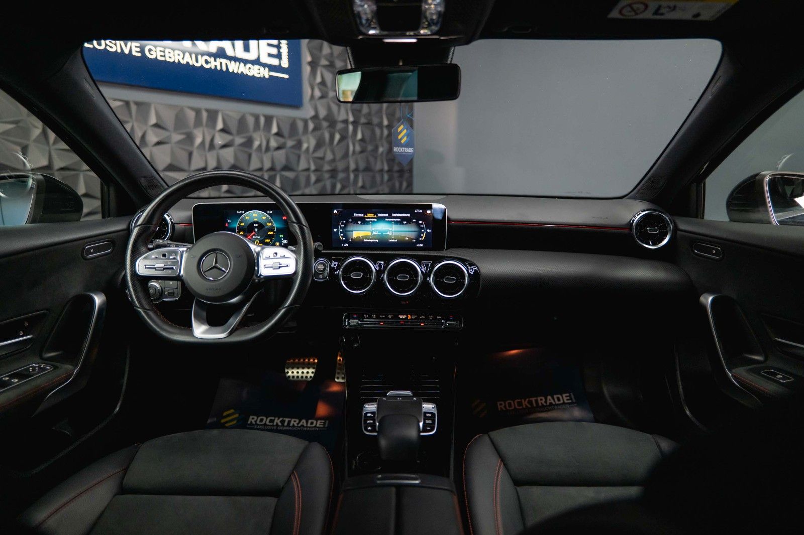 Fahrzeugabbildung Mercedes-Benz A 200 AMG Line *LED*Virtual Cockpit*CarPlay*