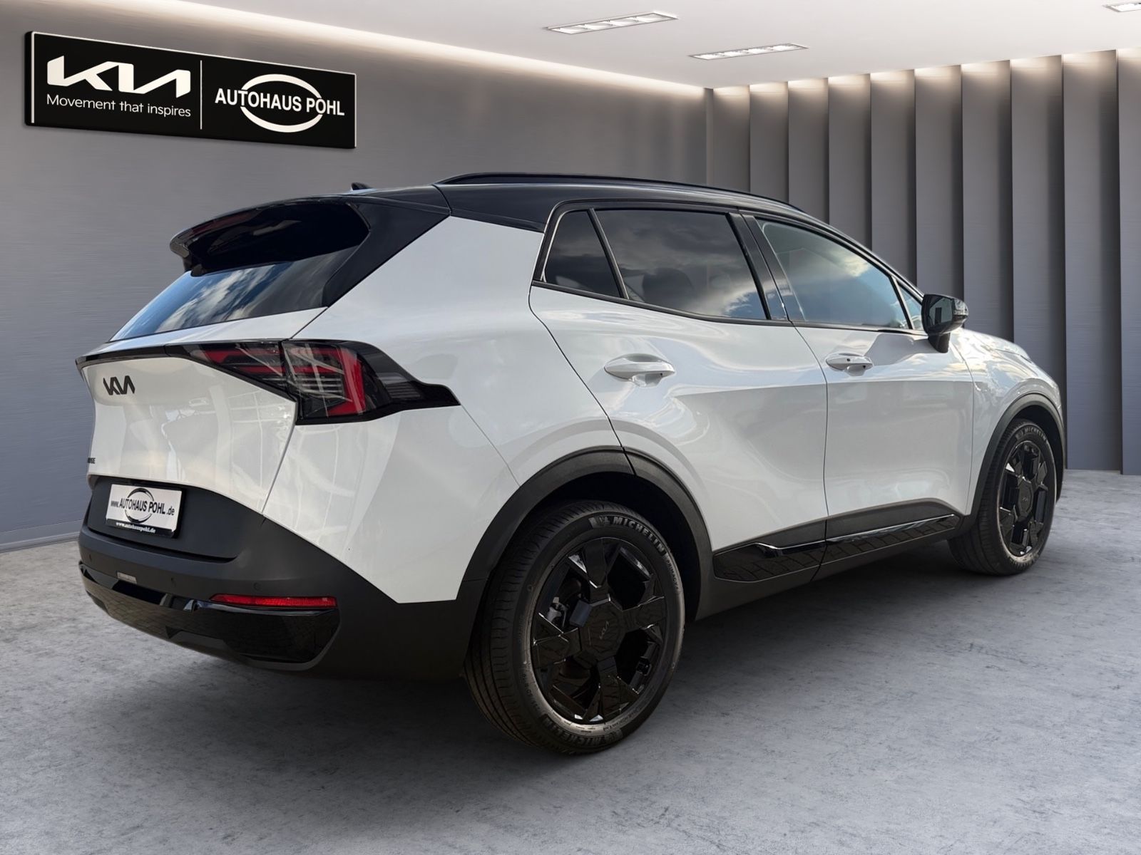 Fahrzeugabbildung Kia SPORTAGE 1.6T 2WD DCT BLACK ED SD DRIVE