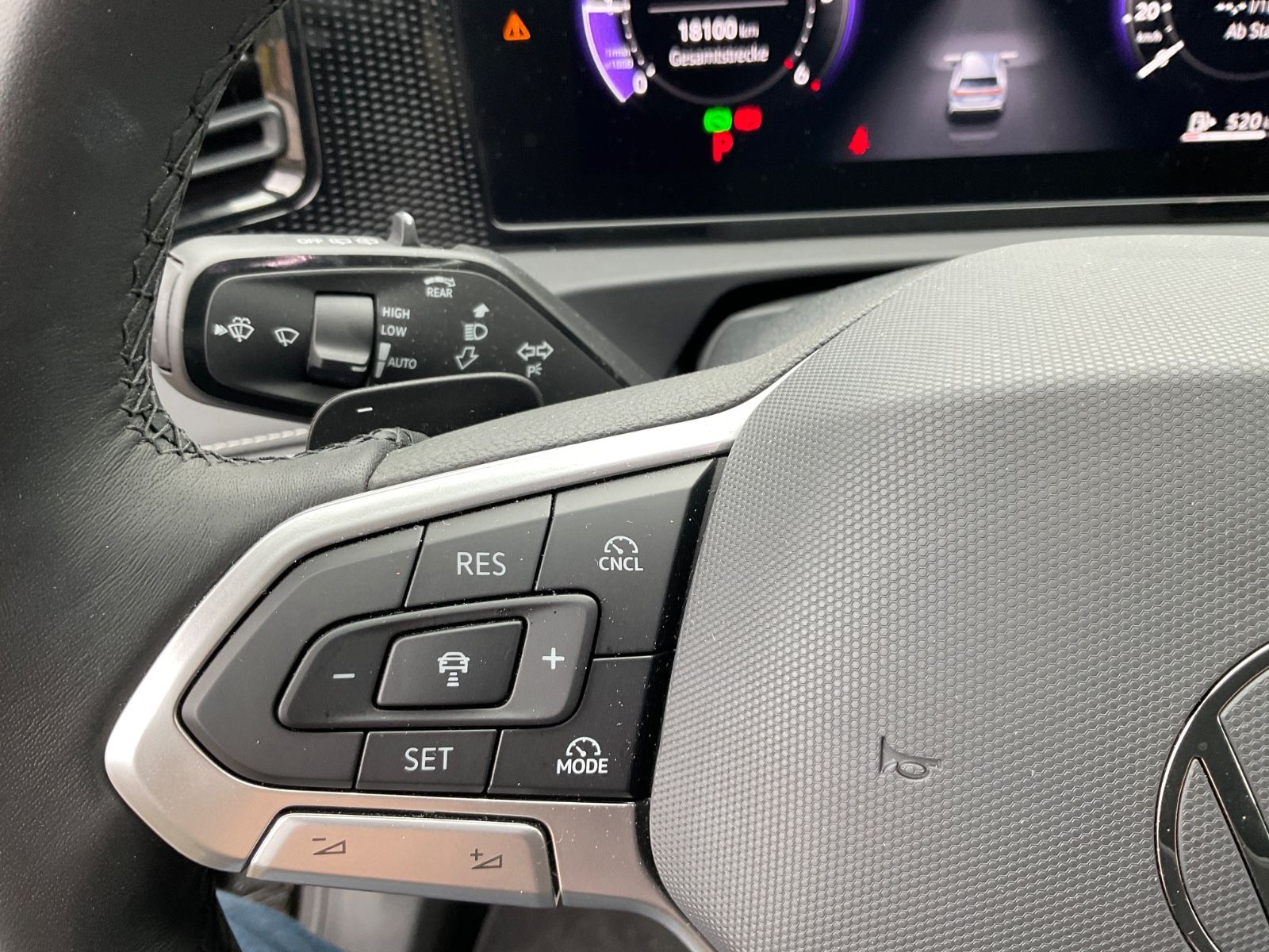 Fahrzeugabbildung Volkswagen Tiguan 2.0 TDI SCR DSG GOAL,AHK,IQLight,Navi,ACC