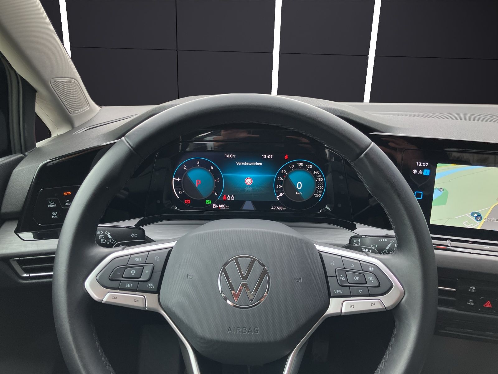 Fahrzeugabbildung Volkswagen Golf VIII Variant TDI Style DSG LED+ Navi ACC AI