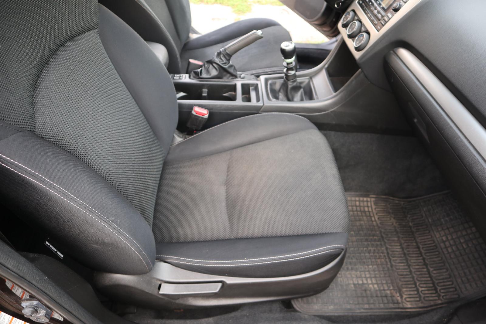 Subaru XV 2012 — photo 18