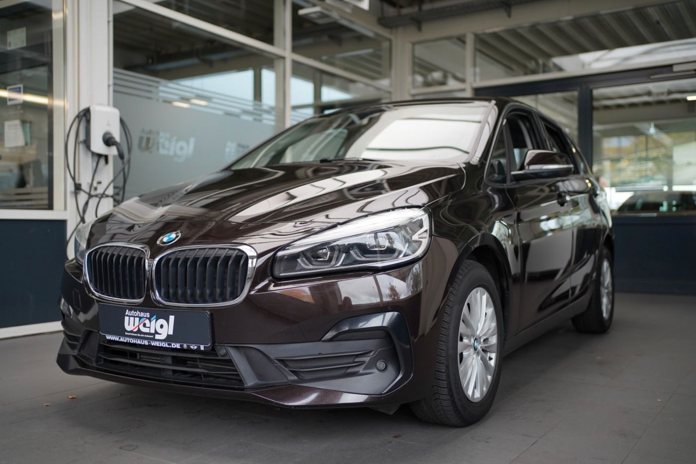 Fahrzeugabbildung BMW 218iA Active Tourer Advantage +AHK+Navi+LED+PDC+