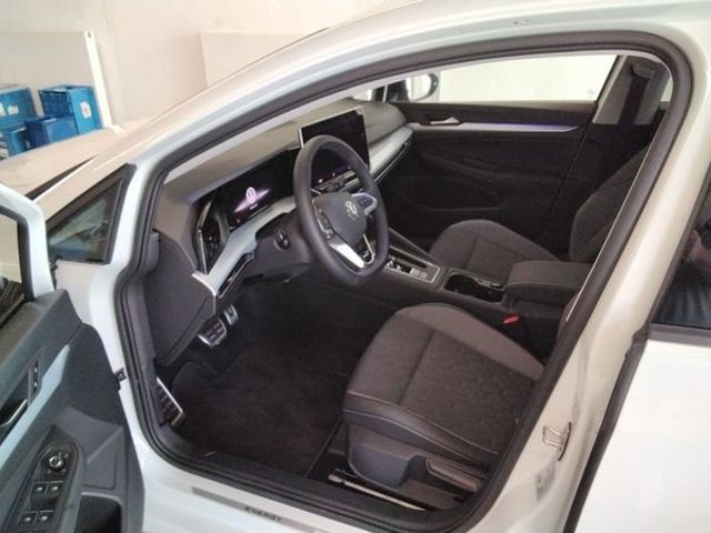 Fahrzeugabbildung Volkswagen Golf 1.5 eTSI DSG ENERGY NAVI GJR LED KAMERA