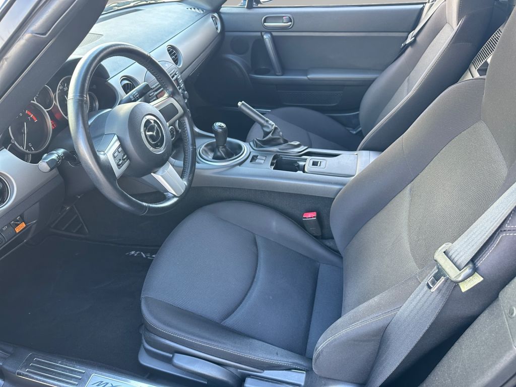 MAZDA MX-5 1.8 MZR Center-Line MAZDA MX-5 1.8 MZR Center-Line