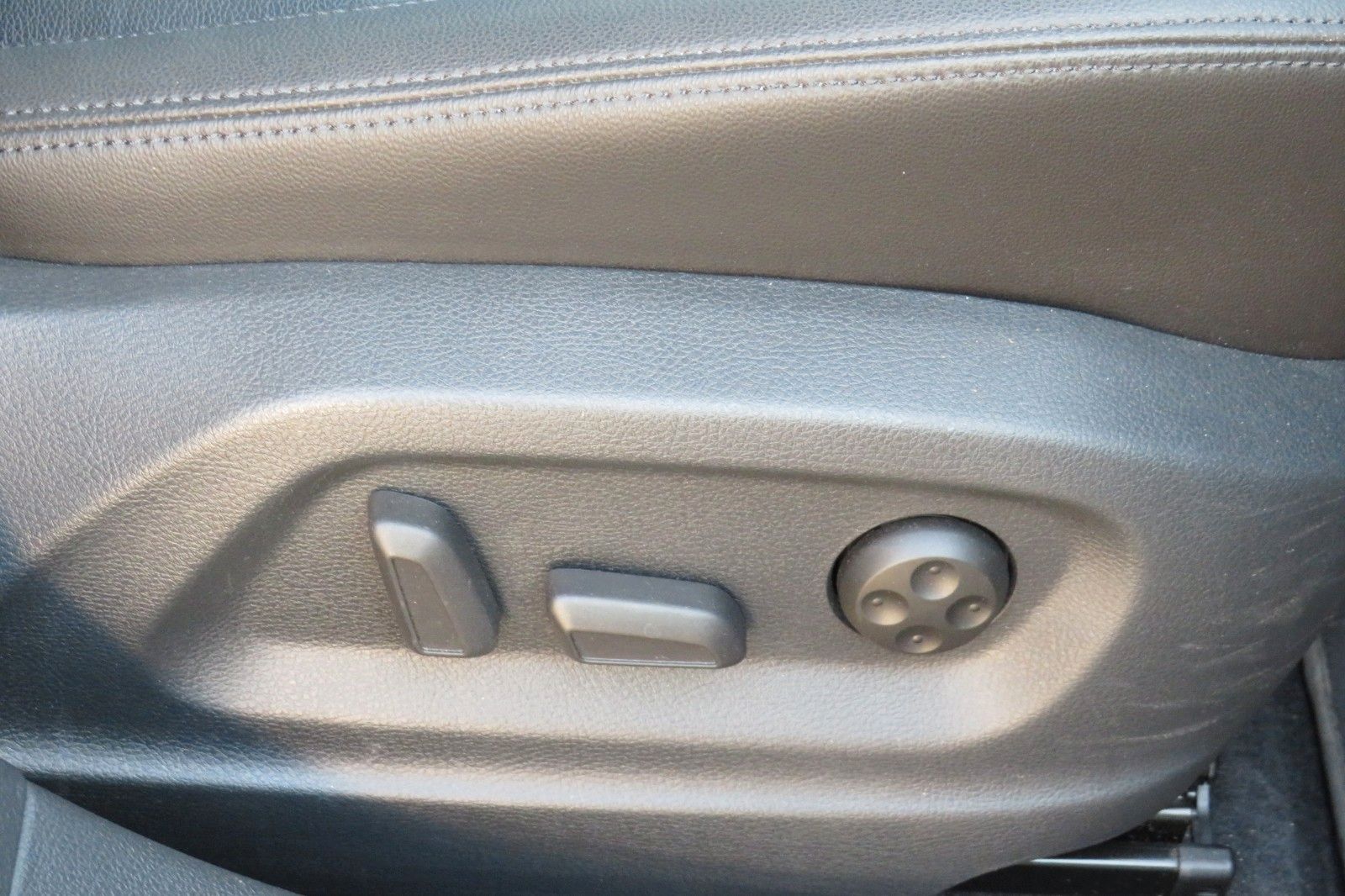 Fahrzeugabbildung Volkswagen Sharan Highline TDI DSG 7-S XENON ACC AHK "VOLL"