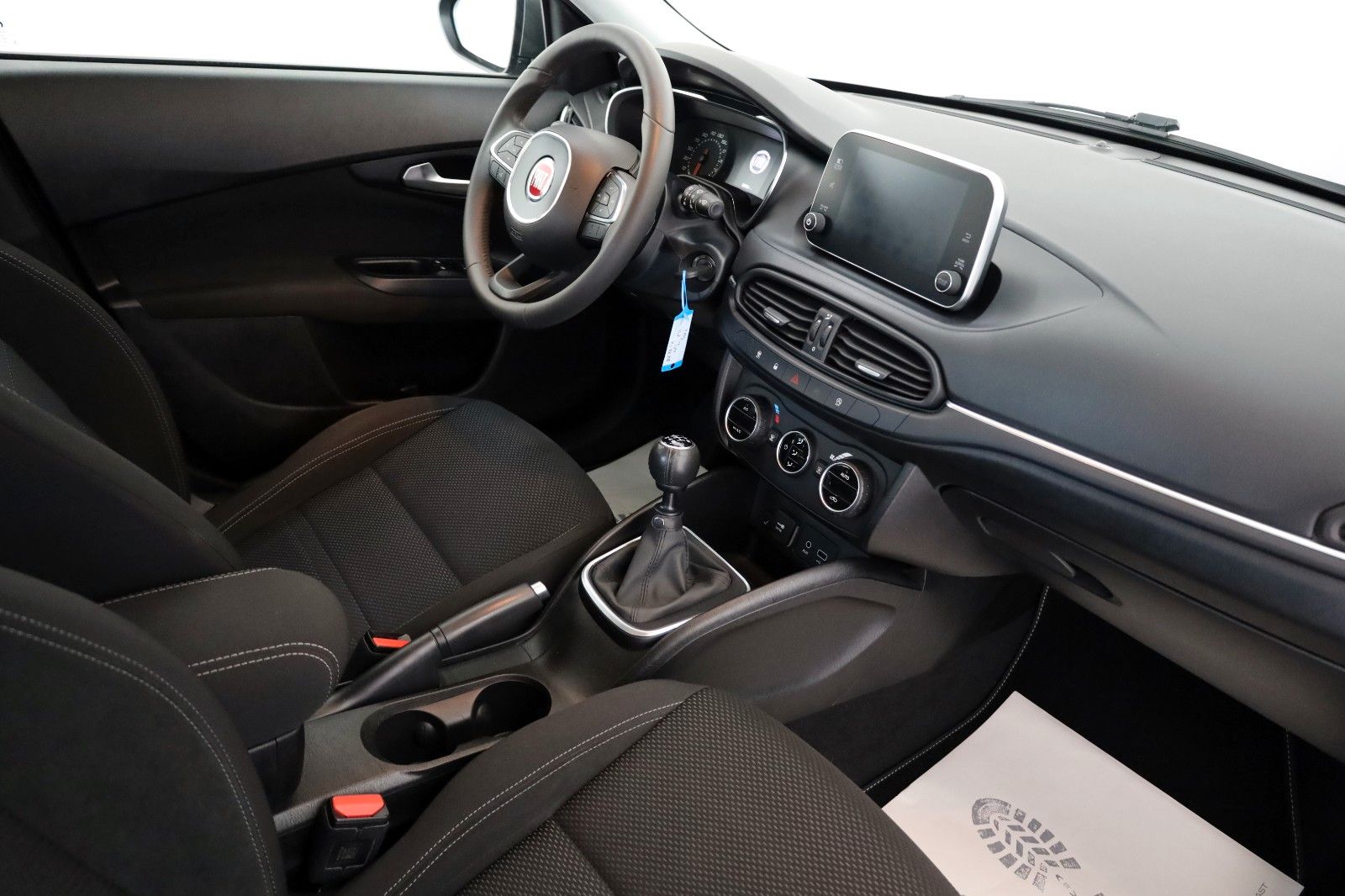 Fahrzeugabbildung Fiat Tipo Lounge Navi,Kamera,SH,PDC,SR+WR