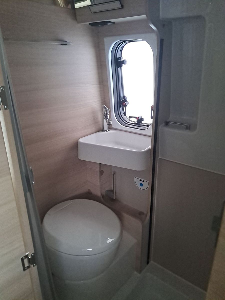 Fahrzeugabbildung Chausson Van Sport Line V594 Solar, Markise, RFK, Alu