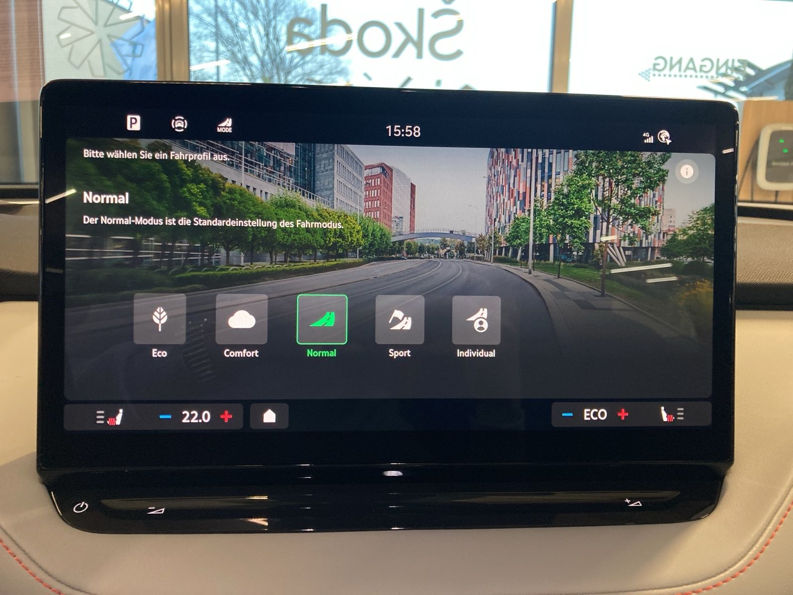 Fahrzeugabbildung SKODA Elroq 85 Lodge AHZV MATRIX NAVI  AREA VIEW ACC