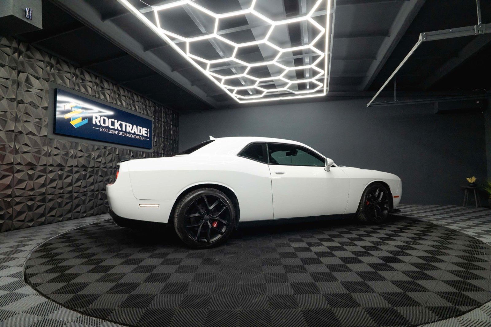 Fahrzeugabbildung Dodge Challenger 6.4 V8 SRT 392 R/T SCAT PACK LineLock