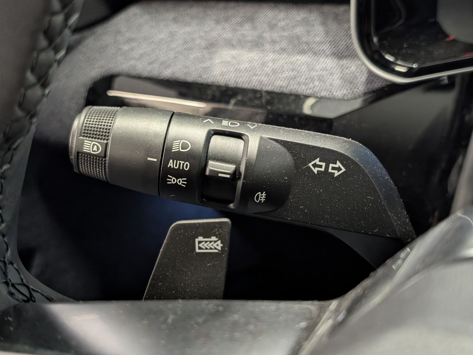 RENAULT R 4 E-Tech Elektrisch Techno 150 Comfort Range – Bild 29
