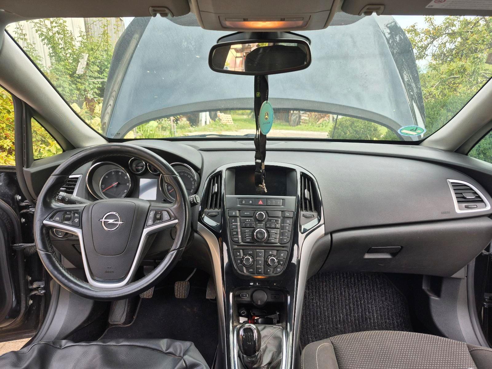 Opel Astra 2014 — photo 6